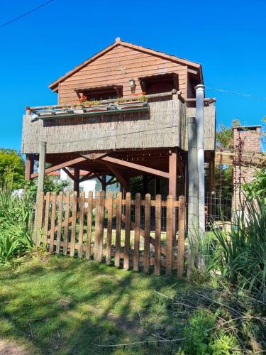 Cabaña Picaflores (Cabana Picaflores) in Barra de Valizas Cabaña Picaflores (Cabana Picaflores) in Barra de Valizas