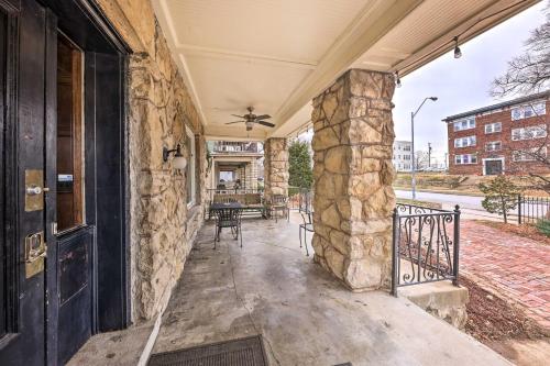 Unique Kansas City Apt Walk to KC Streetcar Stop! in 中城西港 Unique Kansas City Apt Walk to KC Streetcar Stop! in 中城西港