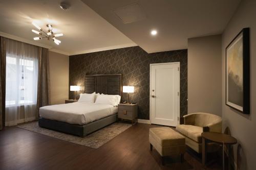 The Chateau Grande Hotel in East Brunswick (NJ) The Chateau Grande Hotel in East Brunswick (NJ)