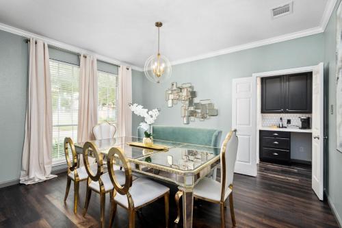 Facilities, Upscale Cypress Stay Pool Hot Tub EV Sleeps 20 in Cypress Facilities, Upscale Cypress Stay Pool Hot Tub EV Sleeps 20 in Cypress