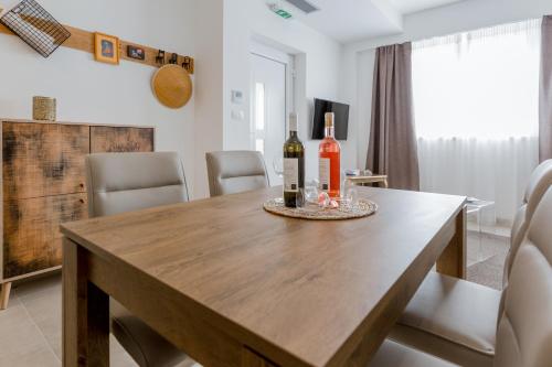 บริการและสิ่งอำนวยความสะดวก, Ivino in โอมิส บริการและสิ่งอำนวยความสะดวก, Ivino in โอมิส