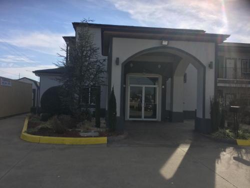 馬斯科吉套房酒店 (Muskogee Inn and Suites) in 馬斯科吉 (OK) 馬斯科吉套房酒店 (Muskogee Inn and Suites) in 馬斯科吉 (OK)