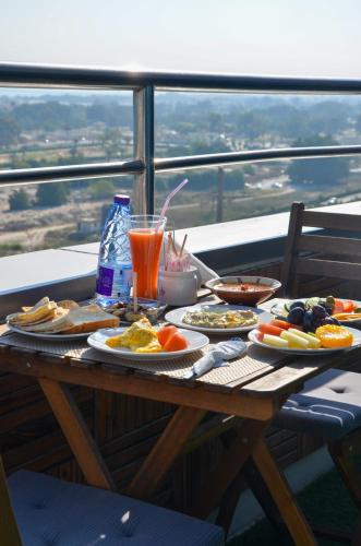 Храна и напитки, Crown Tower Hotel in Ал Джубаил Храна и напитки, Crown Tower Hotel in Ал Джубаил