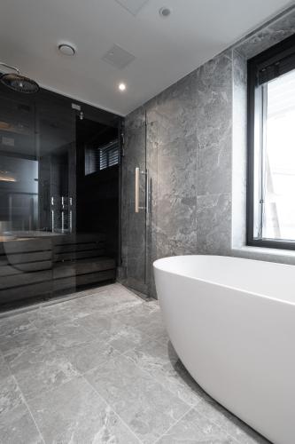 Bathroom, Lapland Hotels Arena in Tampere Bathroom, Lapland Hotels Arena in Tampere