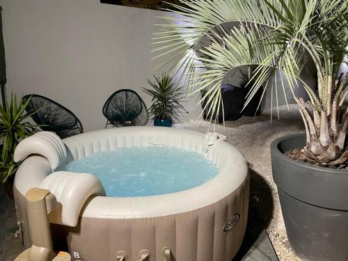 Bañera de hidromasaje, Villa Les Oliviers Spa privatif in Bandol Bañera de hidromasaje, Villa Les Oliviers Spa privatif in Bandol