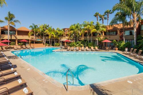Swimming pool, Handlery Hotel San Diego in Mission Valley Swimming pool, Handlery Hotel San Diego in Mission Valley