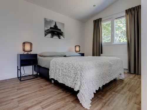 Modern chalet with bath, in a holiday park in the Brabant Kempen in Veldhoven Modern chalet with bath, in a holiday park in the Brabant Kempen in Veldhoven