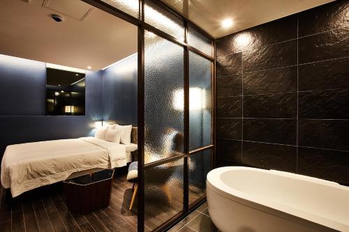 Hotel Wanted in Seo-gu Hotel Wanted in Seo-gu