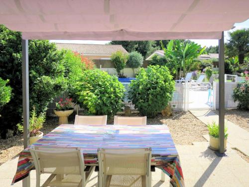 Holiday Home Tuilieres - CME100 by Interhome in Pauillac Holiday Home Tuilieres - CME100 by Interhome in Pauillac