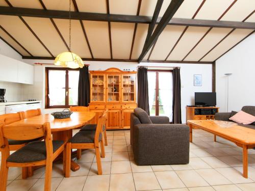 Holiday Home Duinhuis 131 by Interhome in Bredene Holiday Home Duinhuis 131 by Interhome in Bredene