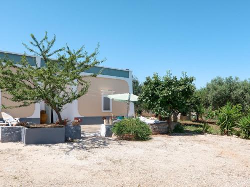 Locazione Turistica Trullo Fior di Capperi - MFR101 in Villaggio del Fanciullo Locazione Turistica Trullo Fior di Capperi - MFR101 in Villaggio del Fanciullo
