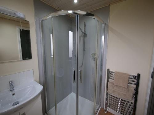Baño, Chalet Loch Leven Lodge by Interhome in Kinross Baño, Chalet Loch Leven Lodge by Interhome in Kinross
