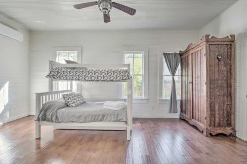 Charming 100-Year-Old Home Less Than 1 Mi to Downtown in Ocala South East Charming 100-Year-Old Home Less Than 1 Mi to Downtown in Ocala South East