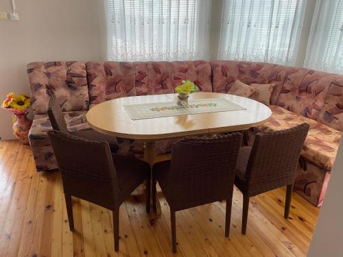 Къща за гости Шишкови in 沙布拉 Къща за гости Шишкови in 沙布拉