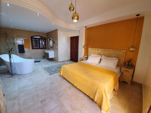 Mahdia - Baghdadi - Laourient Apartments, restaurant, cafe in Hiboun Mahdia - Baghdadi - Laourient Apartments, restaurant, cafe in Hiboun