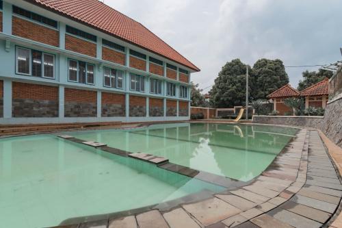 Urbanview Hotel Syariah Insani Cisarua Puncak in พันคัก Urbanview Hotel Syariah Insani Cisarua Puncak in พันคัก