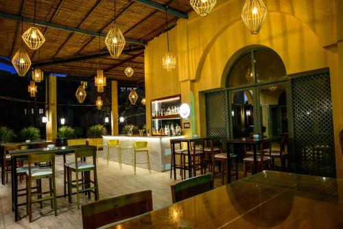 Restaurant, Suites hôtel les charmilles & spa in Gammarth Restaurant, Suites hôtel les charmilles & spa in Gammarth