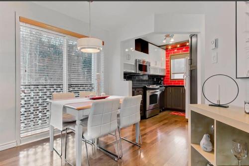 Kitchen, Condo Ski-In Ski-Out Stoneham in Stoneham (QC) Kitchen, Condo Ski-In Ski-Out Stoneham in Stoneham (QC)