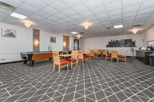 Tárgyalóterem/bálterem, King Hotel in Port Albert (ON) Tárgyalóterem/bálterem, King Hotel in Port Albert (ON)