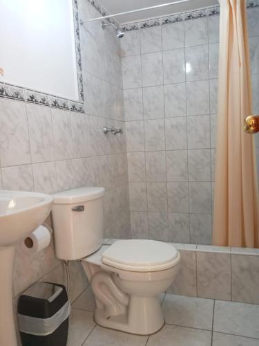 Bathroom, Gran Hotel Cajamarca in Cajamarca Bathroom, Gran Hotel Cajamarca in Cajamarca