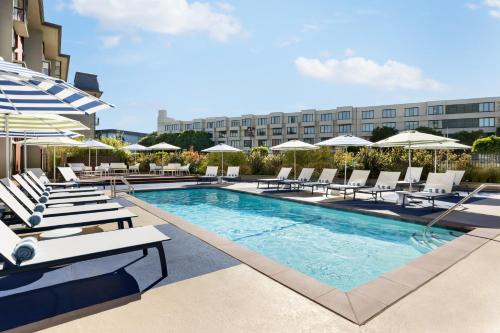 Swimming pool, Hotel Caza Fishermans Wharf near Pier 39 Swimming pool, Hotel Caza Fishermans Wharf near Pier 39