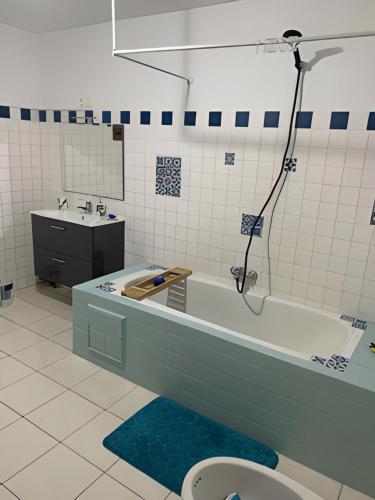 Баня, Villa Karata Appartement T3 avec Spa et vue sur mer BAILLIF Basse-Terre in Baillif Баня, Villa Karata Appartement T3 avec Spa et vue sur mer BAILLIF Basse-Terre in Baillif
