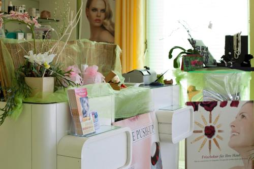 Зручності, Hotel Jahnke in Нойбранденбург Зручності, Hotel Jahnke in Нойбранденбург