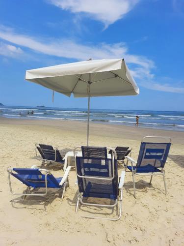 strand, Guarujá Astúrias (Guaruja Asturias) in Vila Luis Antonio strand, Guarujá Astúrias (Guaruja Asturias) in Vila Luis Antonio