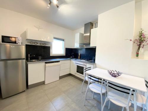 Coin Azur des amoureux in การอส Coin Azur des amoureux in การอส