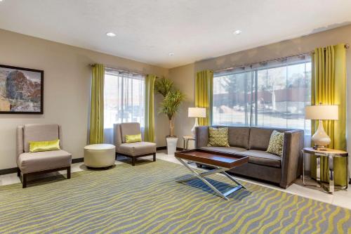 大堂, 錫安峽谷最佳西方Plus套房酒店 (Best Western Plus Zion Canyon Inn & Suites) in 斯普琳達利 大堂, 錫安峽谷最佳西方Plus套房酒店 (Best Western Plus Zion Canyon Inn & Suites) in 斯普琳達利