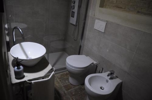 Bathroom, Casa Lubacaria in Piagge Bathroom, Casa Lubacaria in Piagge