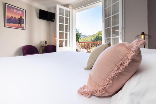 LOGIS Hotel St Sylvestre in Aldudes LOGIS Hotel St Sylvestre in Aldudes