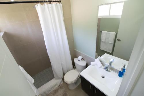 حمام, Modern 3 Bedroom Condo In Private Community #5 in Diego Martin حمام, Modern 3 Bedroom Condo In Private Community #5 in Diego Martin