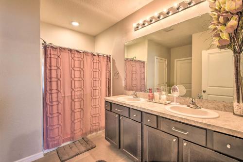 Bathroom, Sun City Center Home 20 Mi to Downtown Tampa in Sun City Center (FL) Bathroom, Sun City Center Home 20 Mi to Downtown Tampa in Sun City Center (FL)