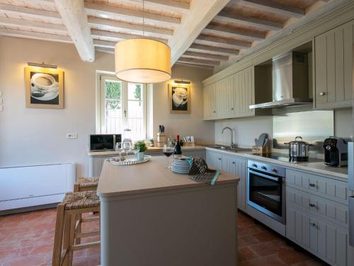 Konyha, Belvilla by OYO Villa Severina in Pietraia Konyha, Belvilla by OYO Villa Severina in Pietraia