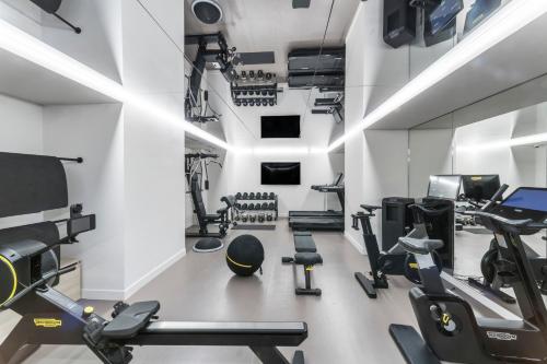 Fitness center, Kimpton St Honore Paris in 2nd - Louvre - Bourse Fitness center, Kimpton St Honore Paris in 2nd - Louvre - Bourse