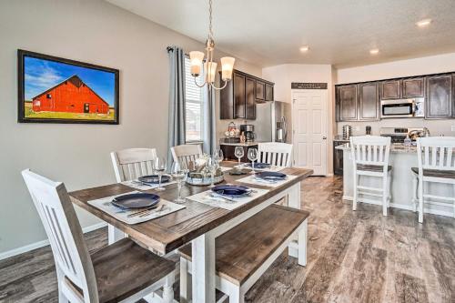 Dreamy Windsor Home with Grill about 3 Miles to Lake! in Windsor (CO) Dreamy Windsor Home with Grill about 3 Miles to Lake! in Windsor (CO)
