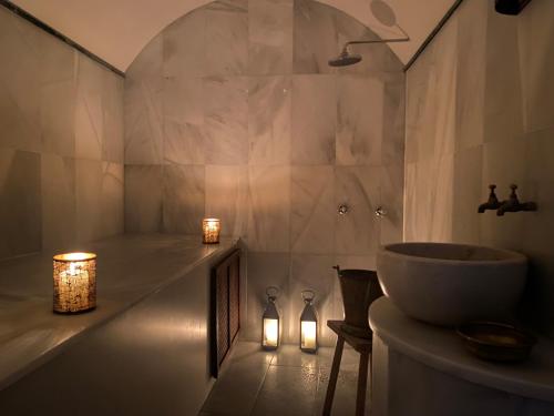 baie cu aburi, The Riad - Adults Only in Tarifa baie cu aburi, The Riad - Adults Only in Tarifa