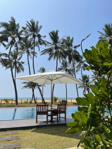 Swimmingpool, SOLUNA BEACH RESORT in Marawila Swimmingpool, SOLUNA BEACH RESORT in Marawila