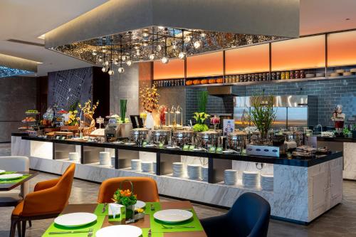 Restaurant, Hampton by Hilton Guangzhou Jinshazhou in Baiyun District Restaurant, Hampton by Hilton Guangzhou Jinshazhou in Baiyun District