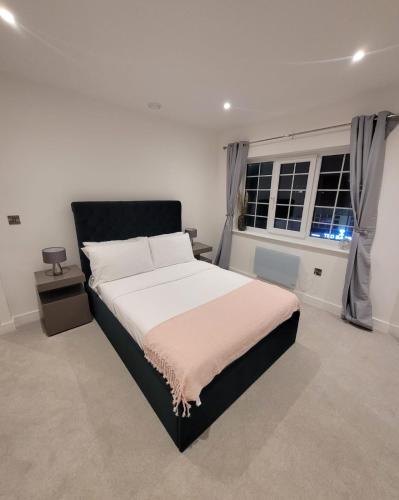 Luxury 2 Bed Apartment In The Heart Of Rochester in Strood Luxury 2 Bed Apartment In The Heart Of Rochester in Strood