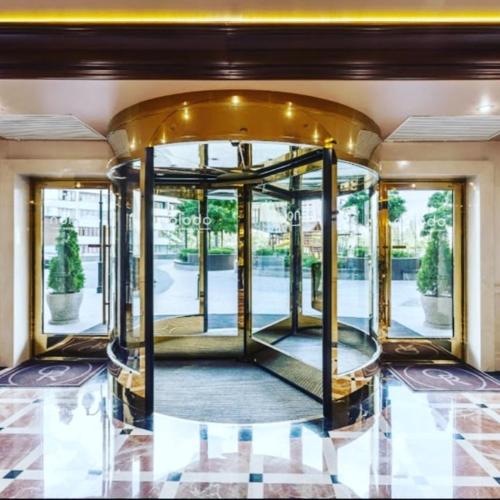 1 room 60m2 center of Obolon near River side. With Terrace. 22 floor in Obolonskyj 1 room 60m2 center of Obolon near River side. With Terrace. 22 floor in Obolonskyj