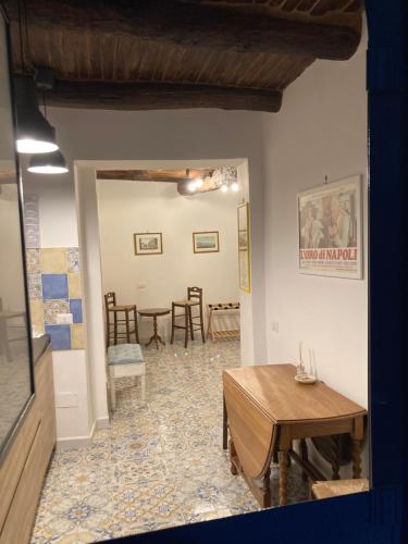 Entrance, Zuccarella ''Zuccherino''nel cortile in Historical Center Entrance, Zuccarella ''Zuccherino''nel cortile in Historical Center