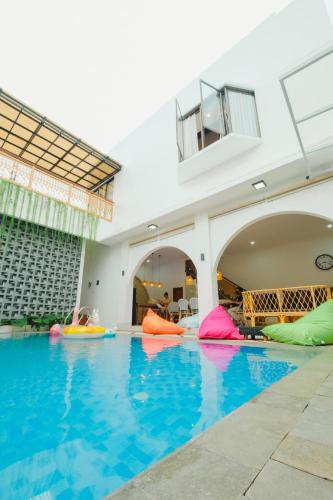Swimming pool, Villa Ruang Rindu Malioboro near Yogyakarta Fortress Museum Swimming pool, Villa Ruang Rindu Malioboro near Yogyakarta Fortress Museum