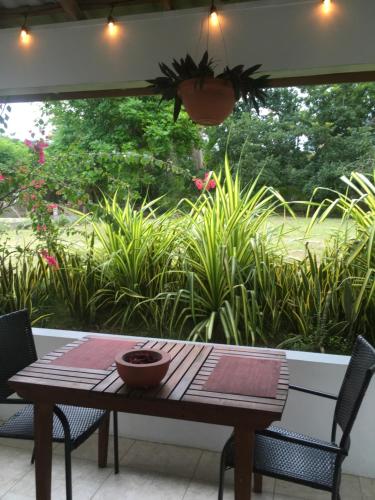 Ginger Mango Garden Apartment-Beach-5min Drive, 1 hr Montego Bay, 25 mins Ocho Rios, Continental Bre in Runaway Bay Ginger Mango Garden Apartment-Beach-5min Drive, 1 hr Montego Bay, 25 mins Ocho Rios, Continental Bre in Runaway Bay