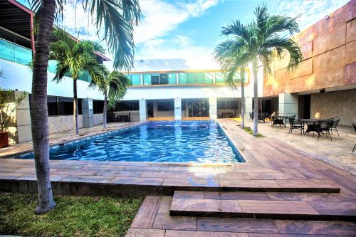 Swimming pool, Hotel Plaza Mirador in Merida Swimming pool, Hotel Plaza Mirador in Merida
