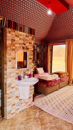 Shakria Bedouin Life Camp in วาดิ รัม Shakria Bedouin Life Camp in วาดิ รัม