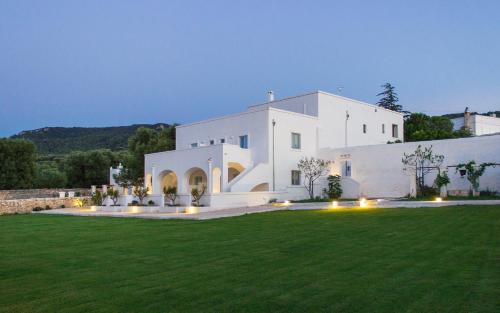 Exterior view, Masseria Corte degli Asini in Montalbano Exterior view, Masseria Corte degli Asini in Montalbano