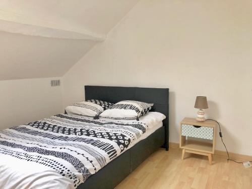Duplex 2 chambres 4 personnes - Bourg de Saclay in Saclay Duplex 2 chambres 4 personnes - Bourg de Saclay in Saclay