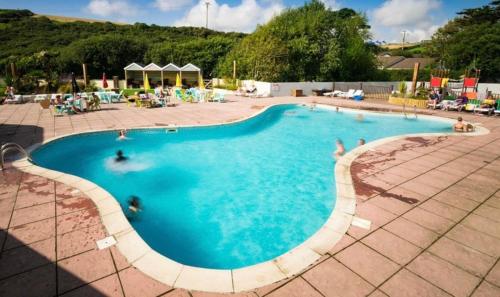 مسبح, Mollys Retreat pet friendly three bed caravan with small garden Newquay Bay Resort Quieter area of p in أخرى مسبح, Mollys Retreat pet friendly three bed caravan with small garden Newquay Bay Resort Quieter area of p in أخرى
